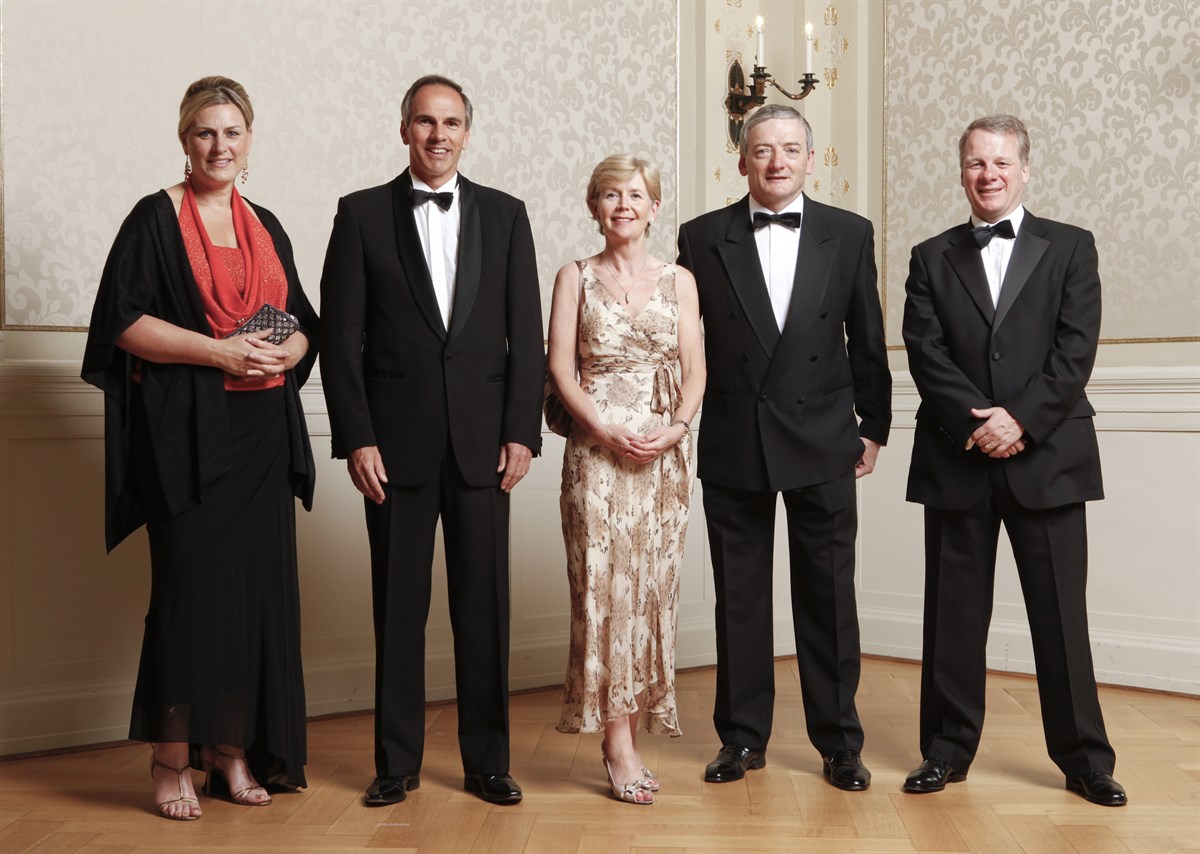 Cliff Dickenson and Son wins ninth Ford award for customer service