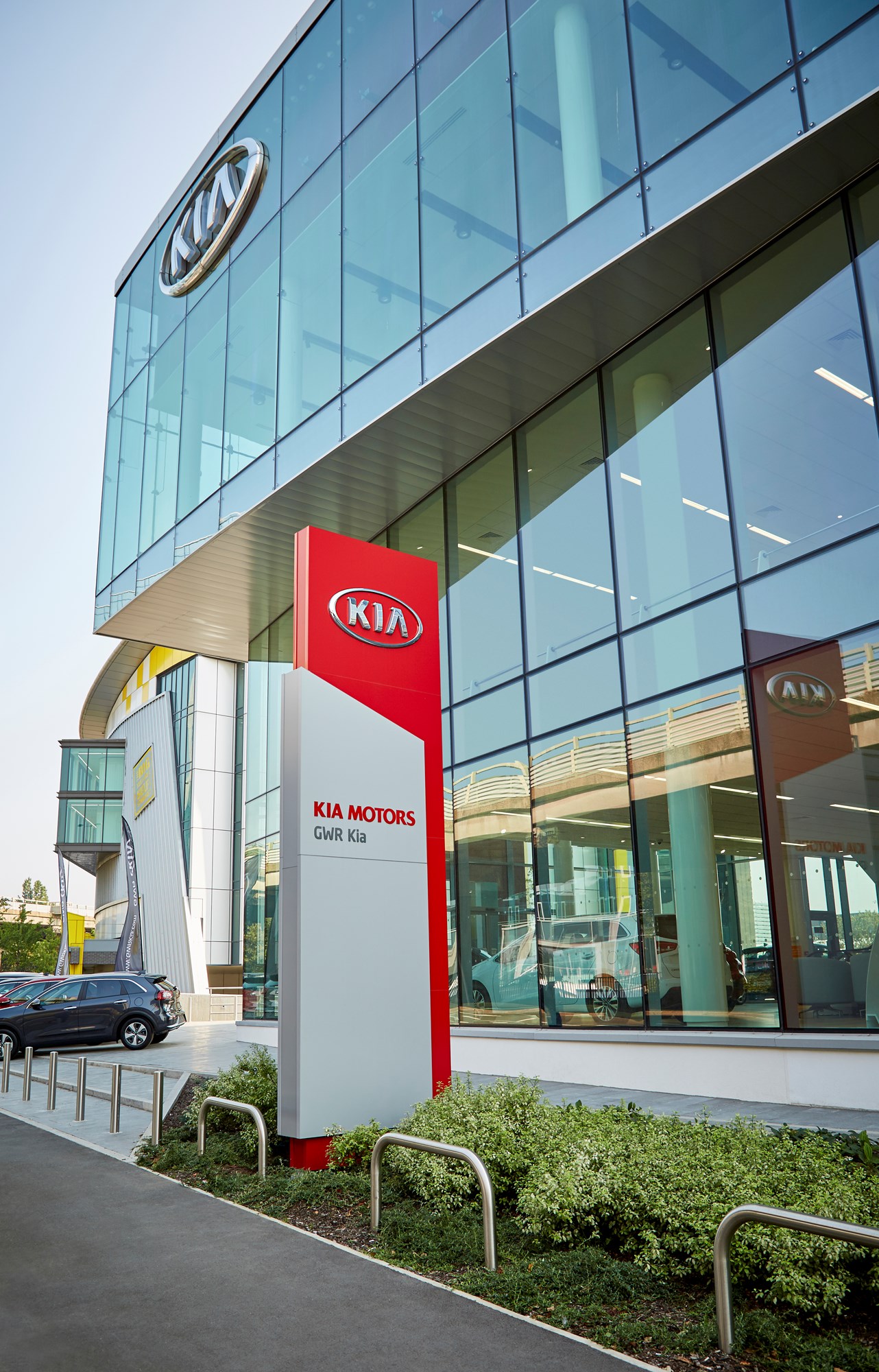 Norton Way opens biggest Kia dealership in Europe Car