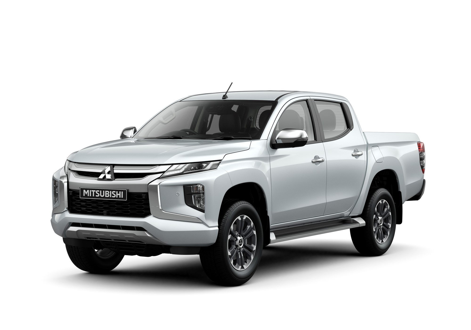 New Mitsubishi L200 unveiled ahead of summer debut (gallery