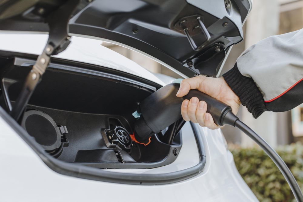 Increased number of drivers ‘will never buy an EV’, survey finds