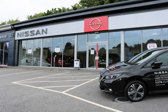 nissan dealer ships