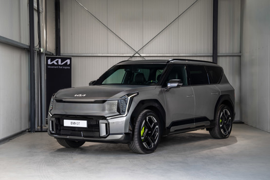 Kia EV3 crowned Car of the Year at Auto Trader Drivers’ Choice Awards