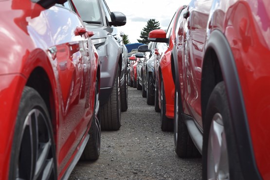 Cox Automotive sees high September volumes as auction prices fall - AM-online